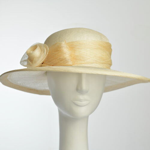 floppy summer straw hat