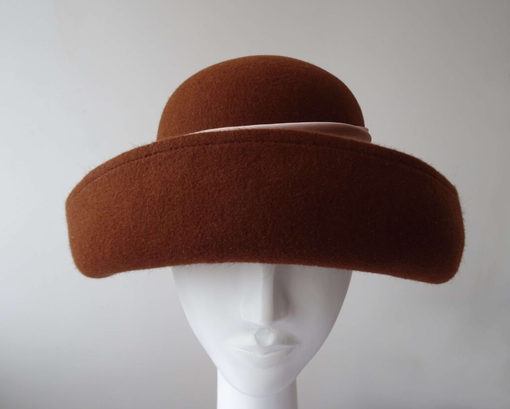 Hnědý plstěný klobouk Bolero