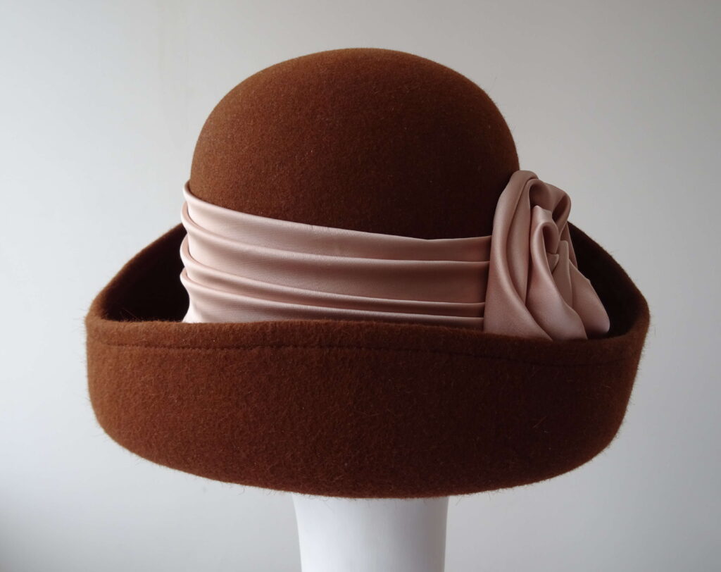 Hnědý plstěný klobouk Bolero