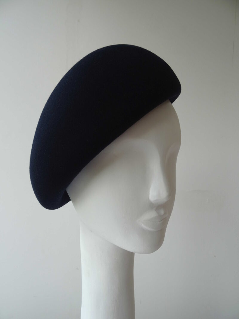 Tmavě modrý plstěný baret unisex