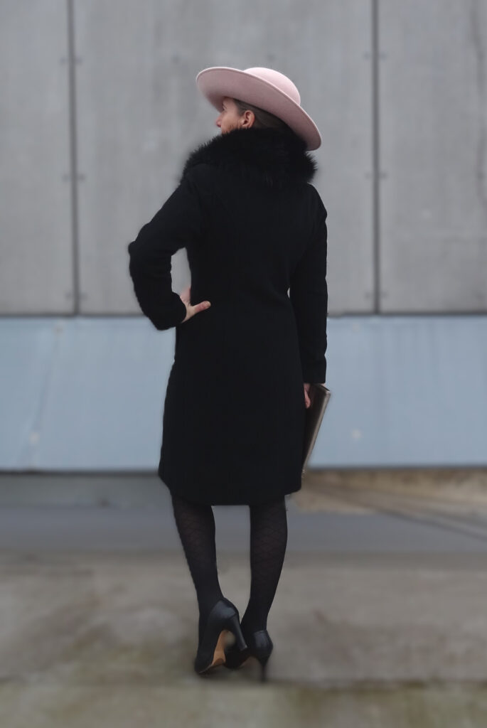 Růžový plstěný klobouk